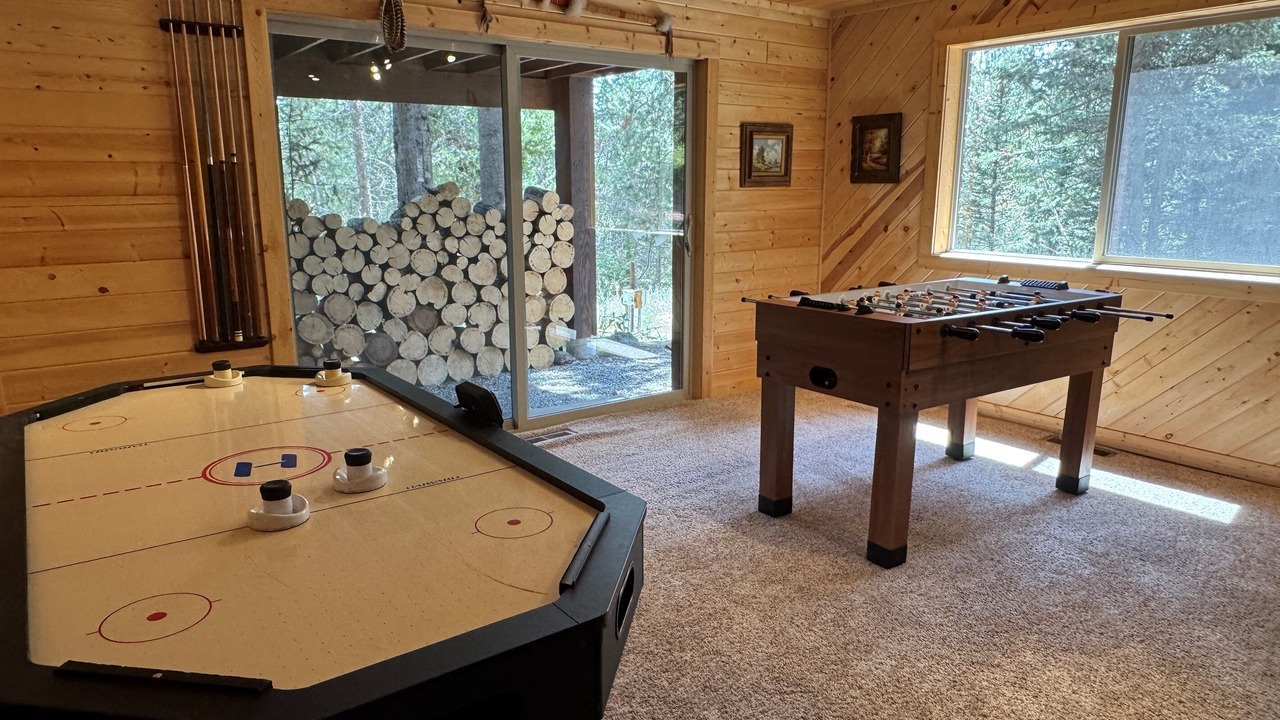 Photo of Bedroom in West Yellowstone