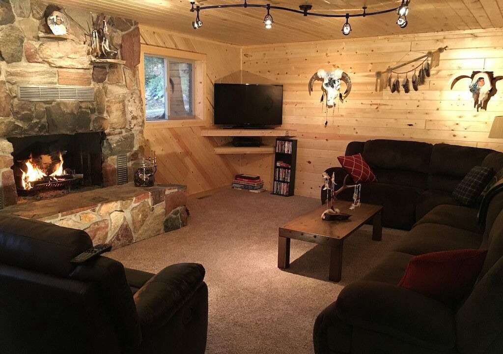 Photo of Livingroom in West Yellowstone