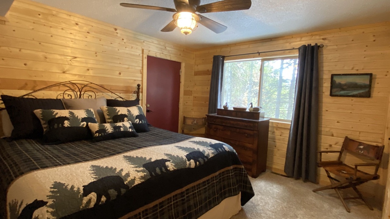Photo of Bedroom in West Yellowstone