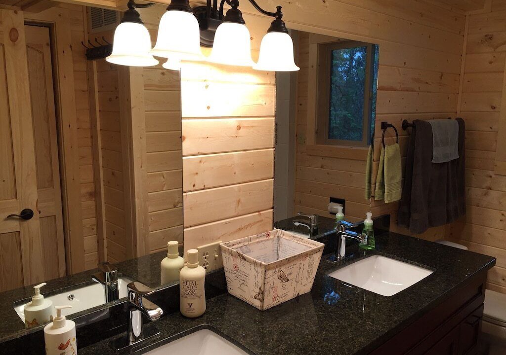 Photo of Bathroom in West Yellowstone