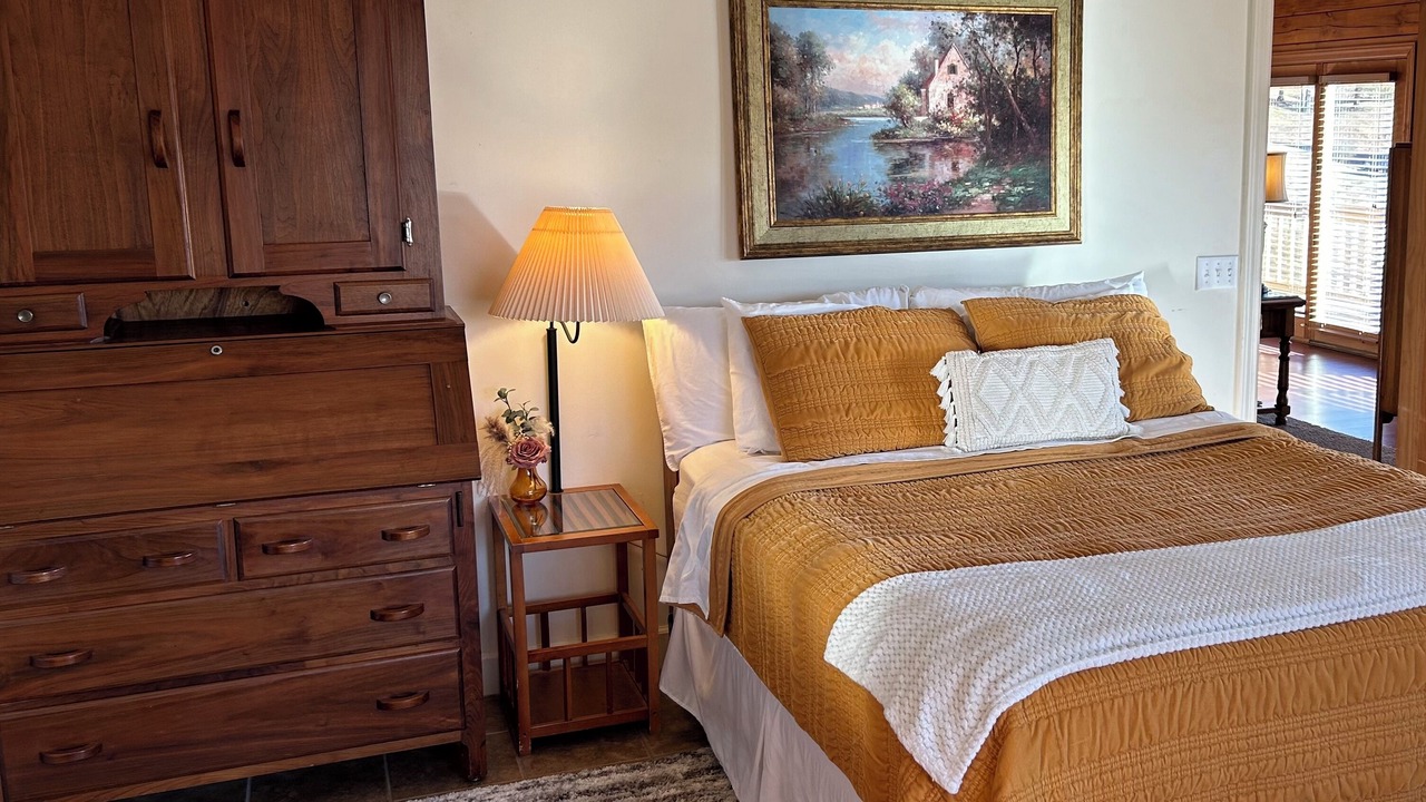 Photo of Bedroom in Centerville