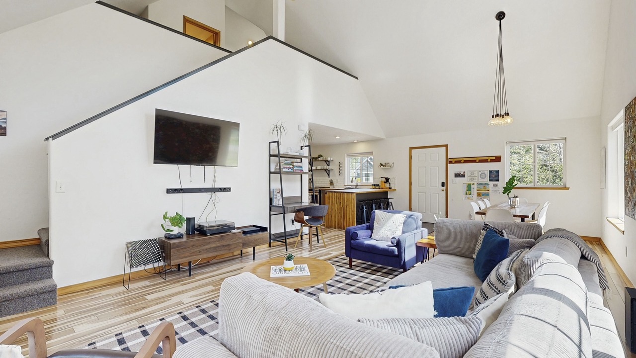 Photo of Livingroom in Rockaway Beach