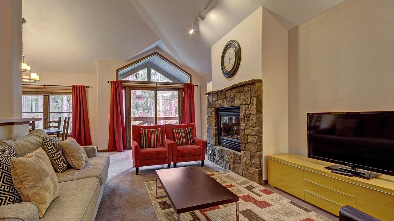 Photo of Livingroom in Four O'Clock