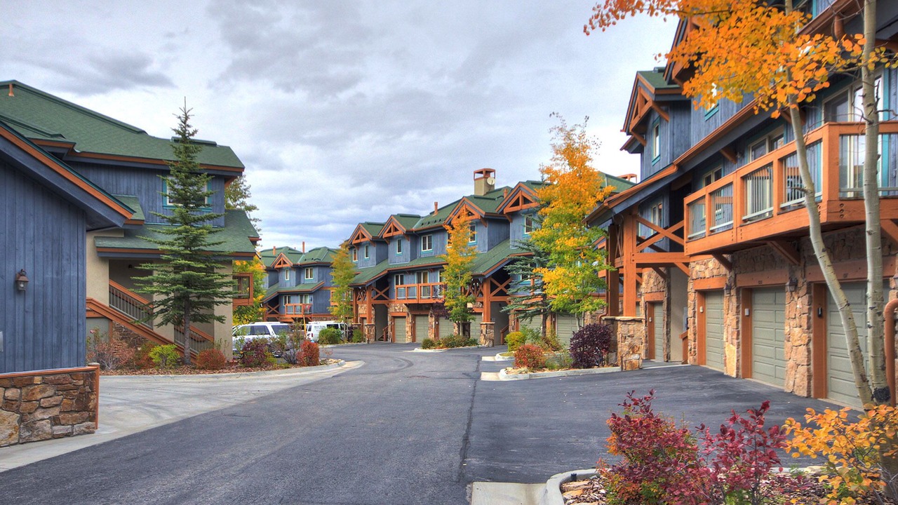 Photo of Outdoor in Four O'Clock