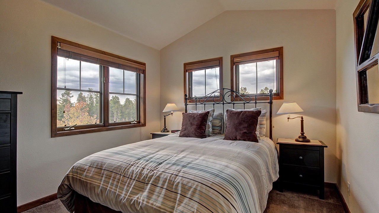 Photo of Bedroom in Four O'Clock