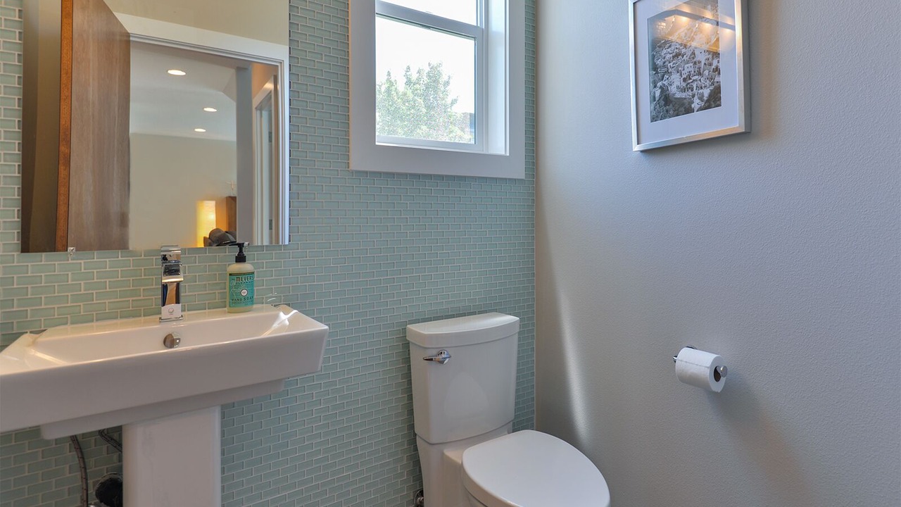 Photo of Bathroom in Mississippi District