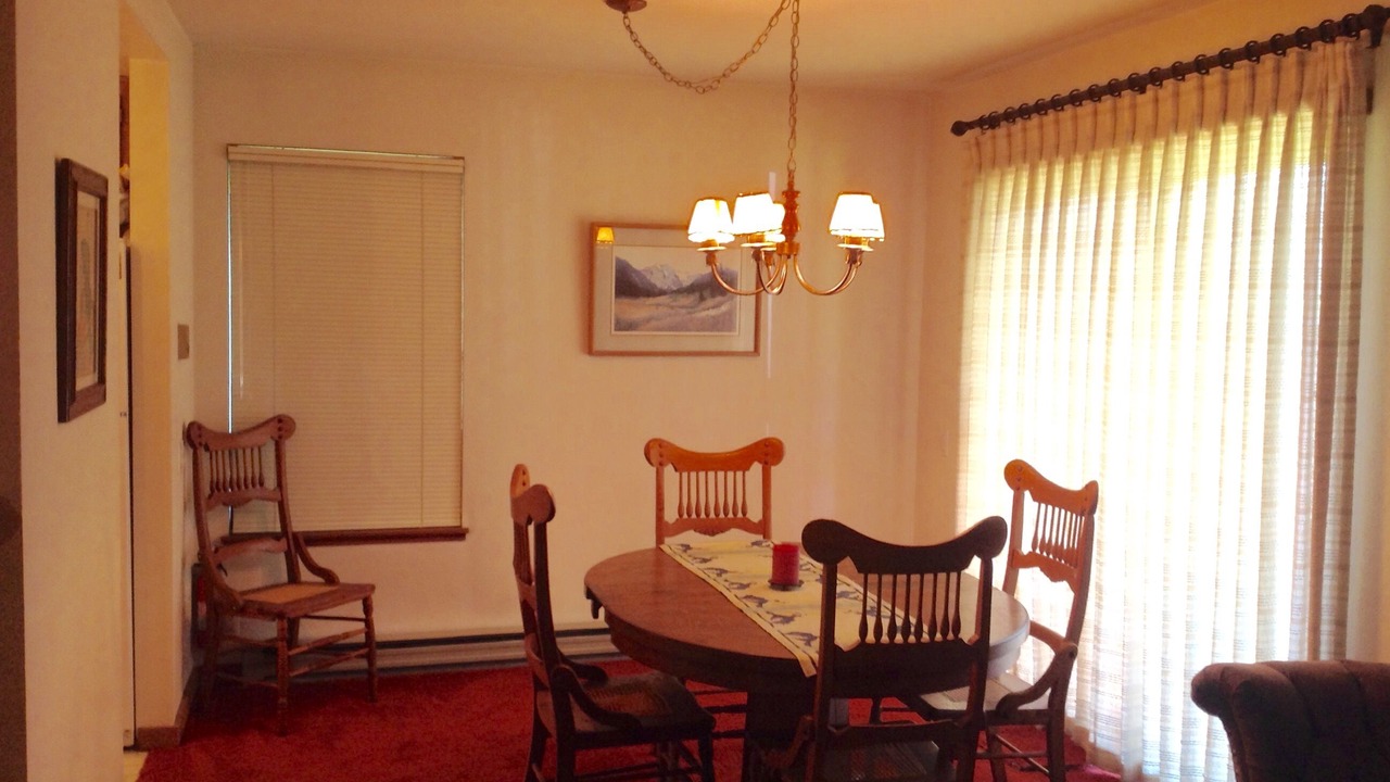 Photo of Livingroom in Elkhorn Village