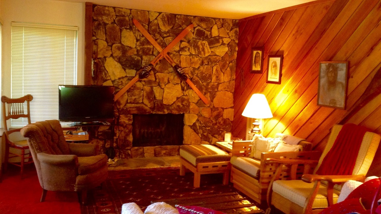 Photo of Livingroom in Elkhorn Village