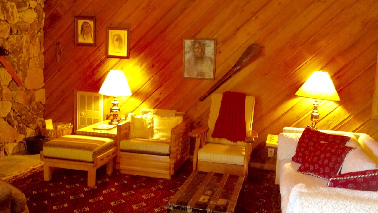 Photo of Livingroom in Elkhorn Village