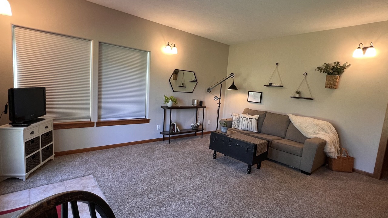 Photo of Livingroom in Colbert