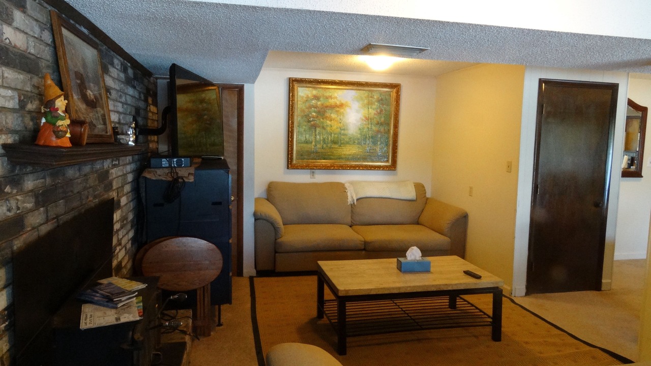 Photo of Livingroom in Barium Springs