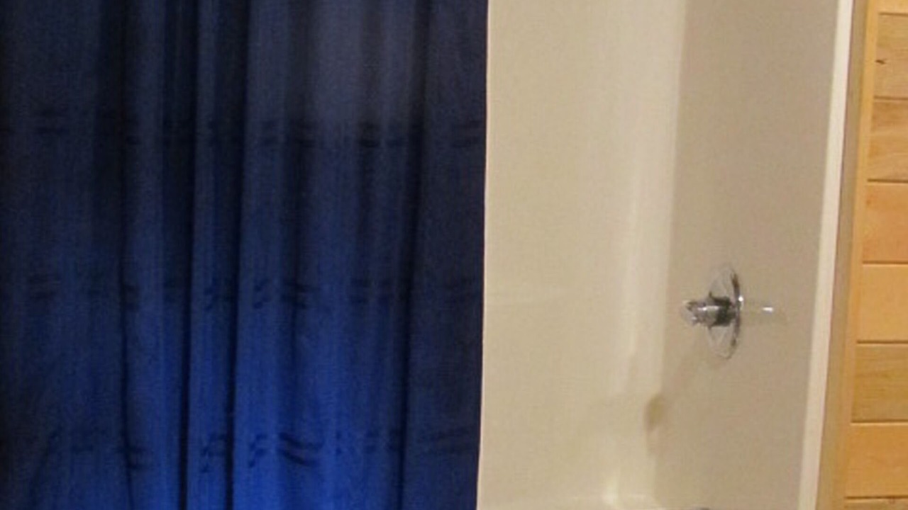 Photo of Bathroom in Wapiti