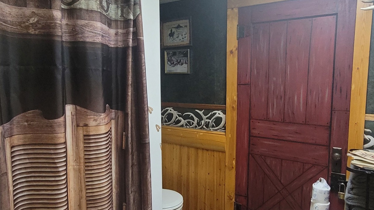 Photo of Bathroom in Gardiner