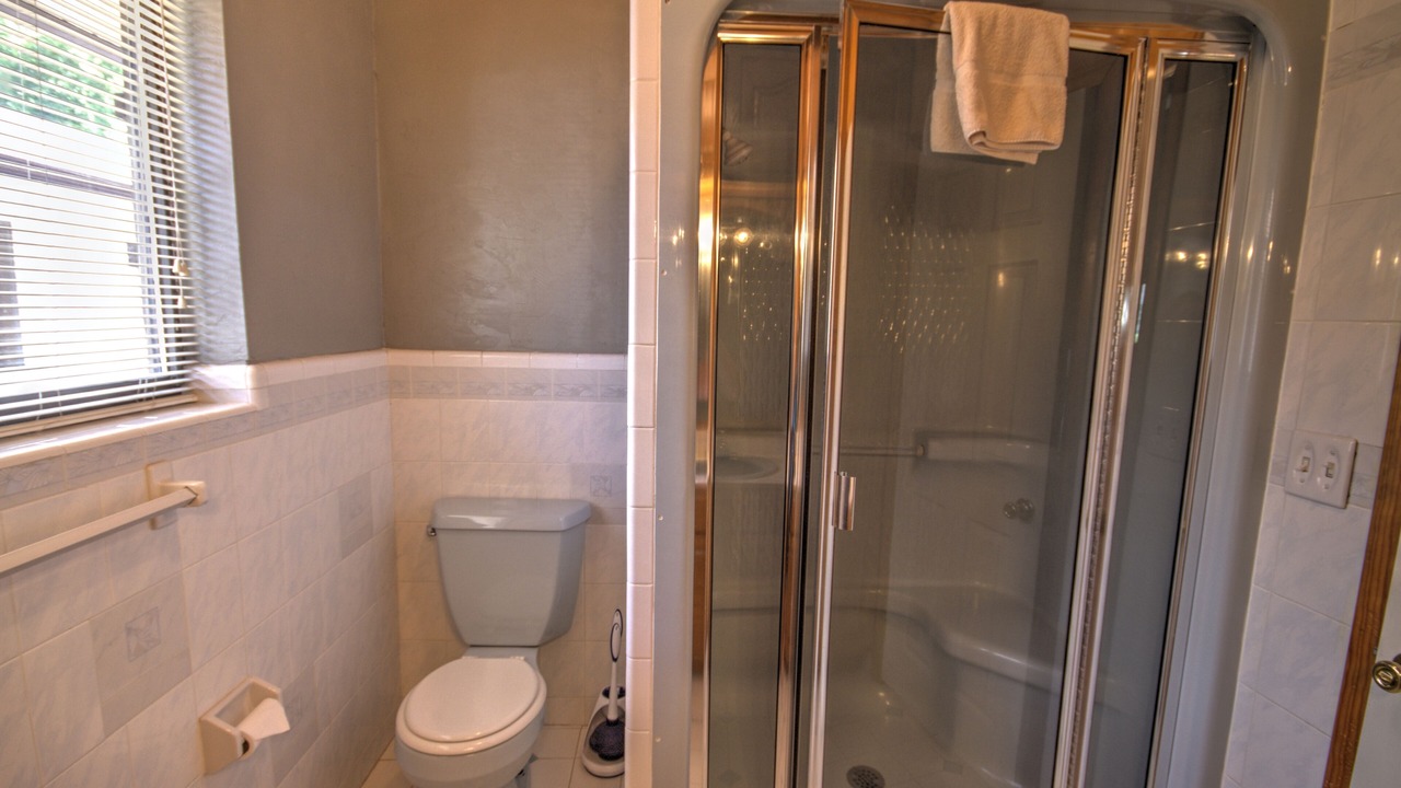 Photo of Bathroom in Garden City