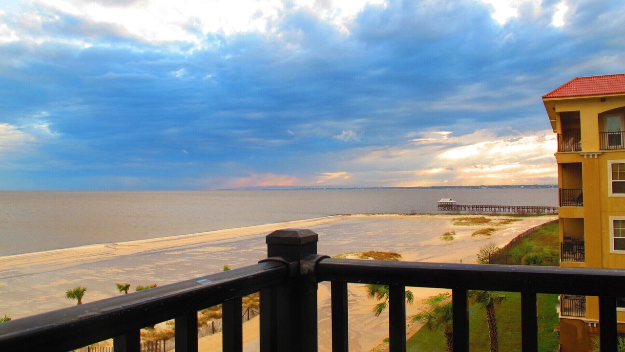 Photo of Patio Balcony in Henderson Point