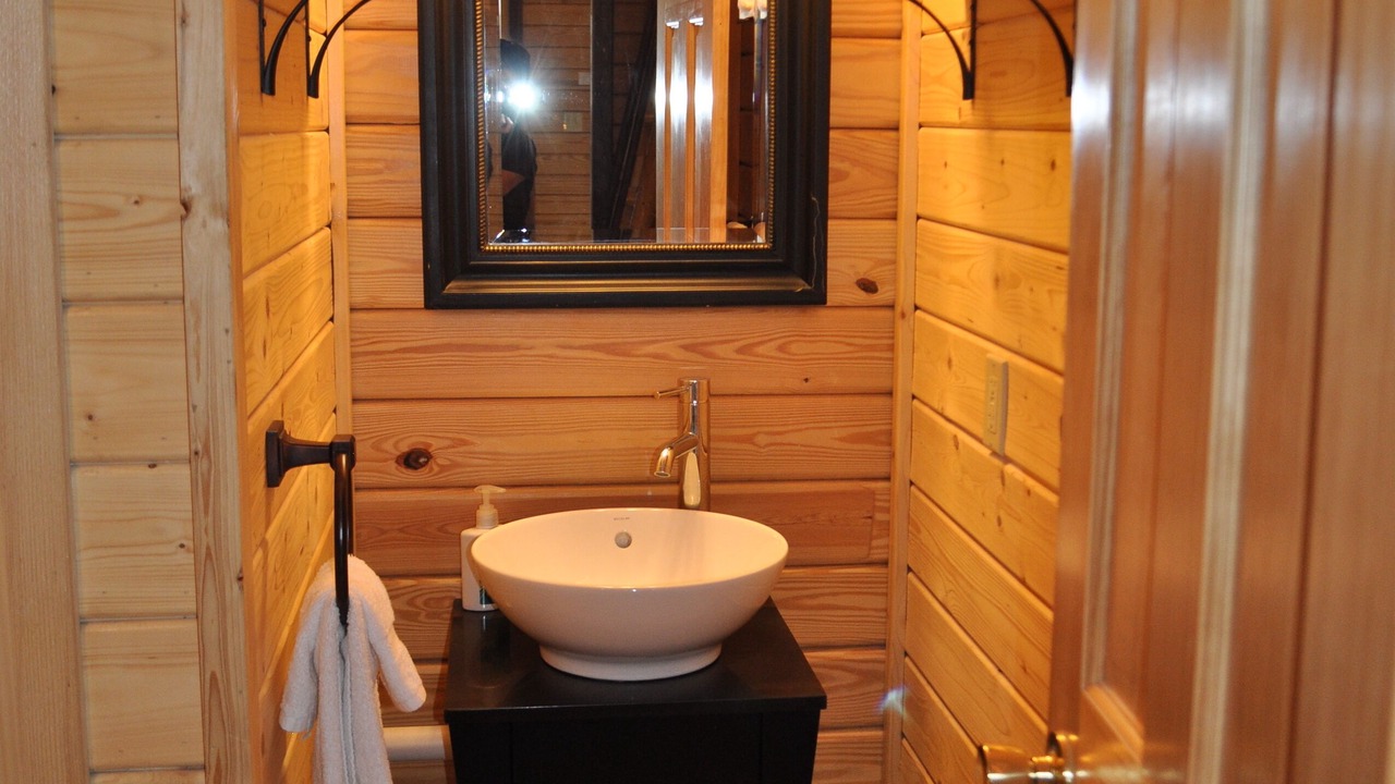 Photo of Bathroom in Gardiner