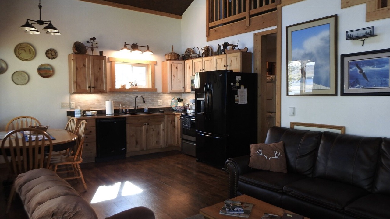 Photo of Livingroom in Babb