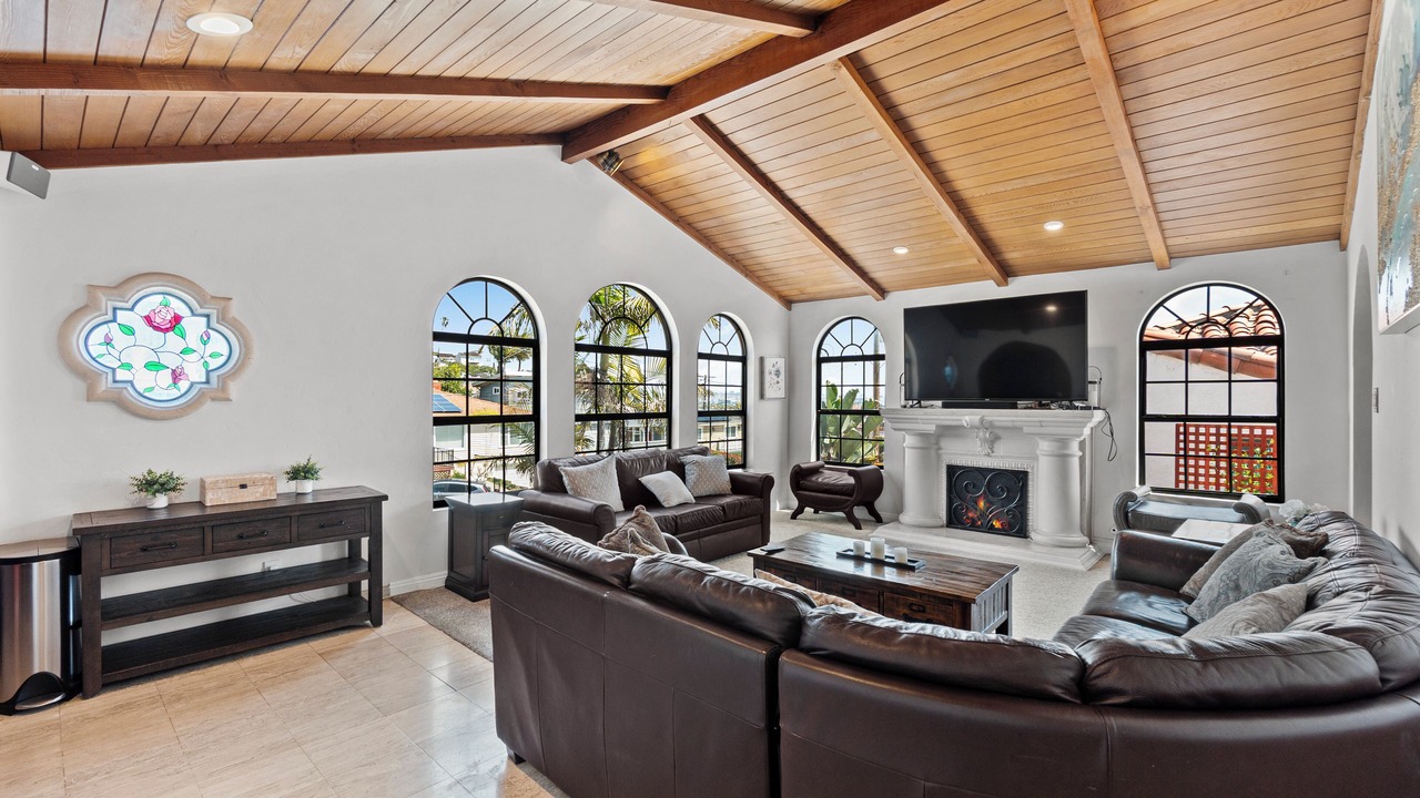 Photo of Livingroom in Roseville - Fleet Ridge
