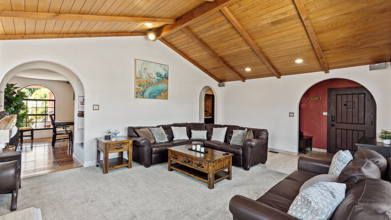 Photo of Livingroom in Roseville - Fleet Ridge