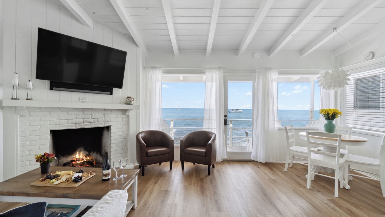 Photo of Livingroom in Eastern Malibu