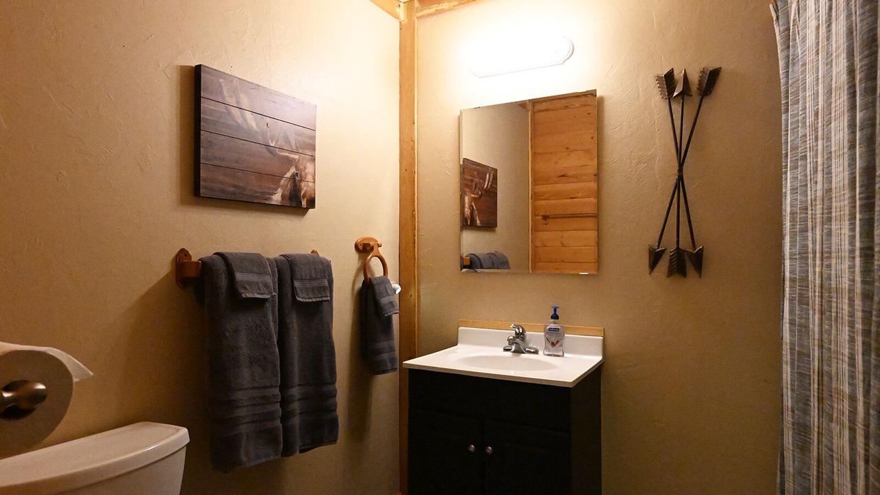Photo of Bathroom in Island Park