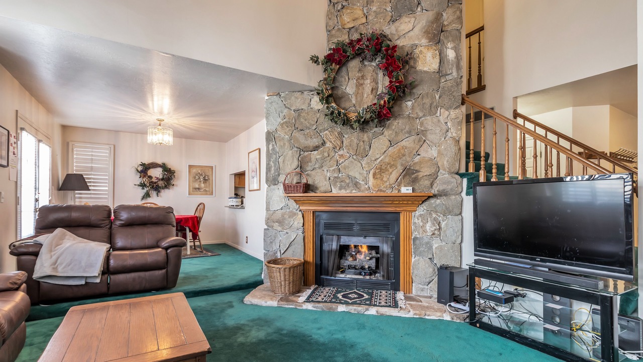 Photo of Livingroom in Cottonwood Heights