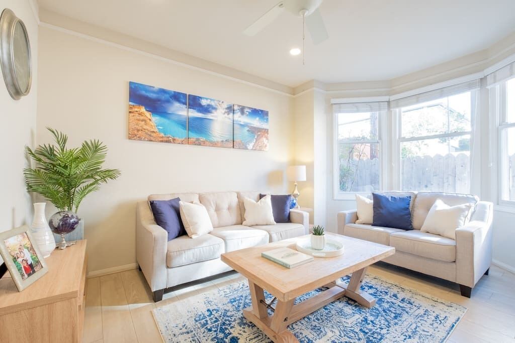 Photo of Livingroom in Crown Point
