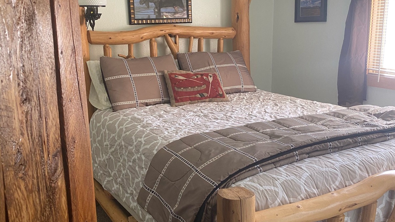 Photo of Bedroom in Lolo