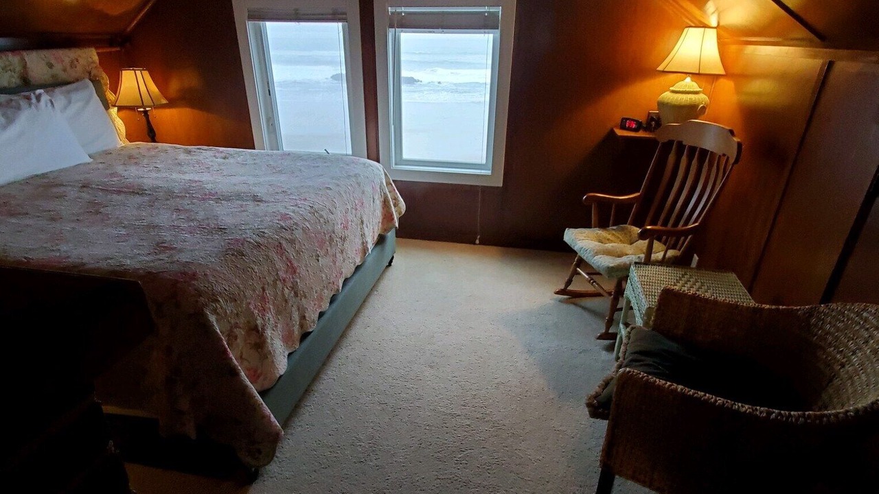 Photo of Others in Lincoln City