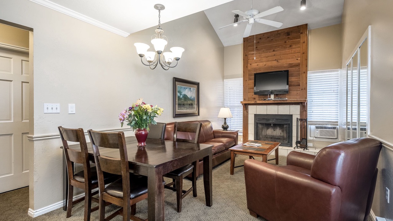 Photo of Livingroom in North Park City