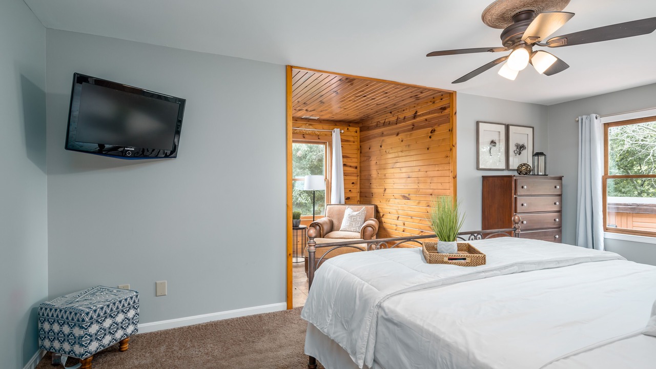 Photo of Bedroom in Henryville