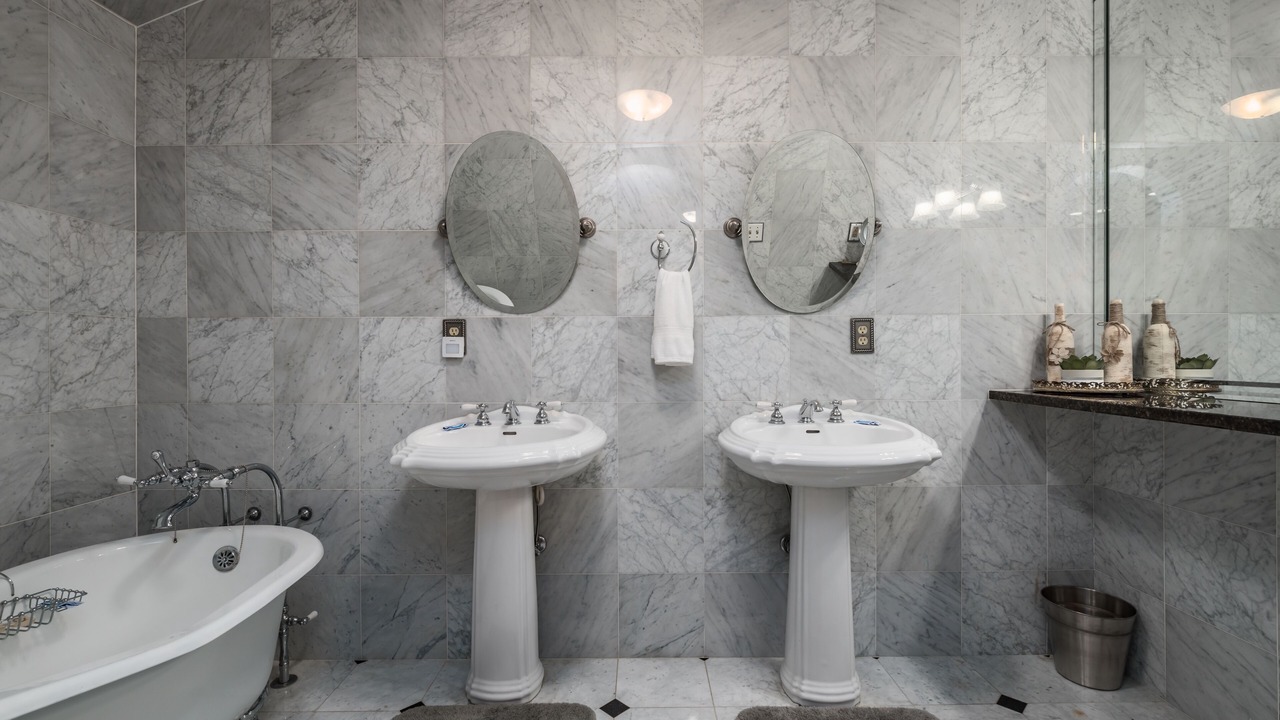 Photo of Bathroom in Henryville