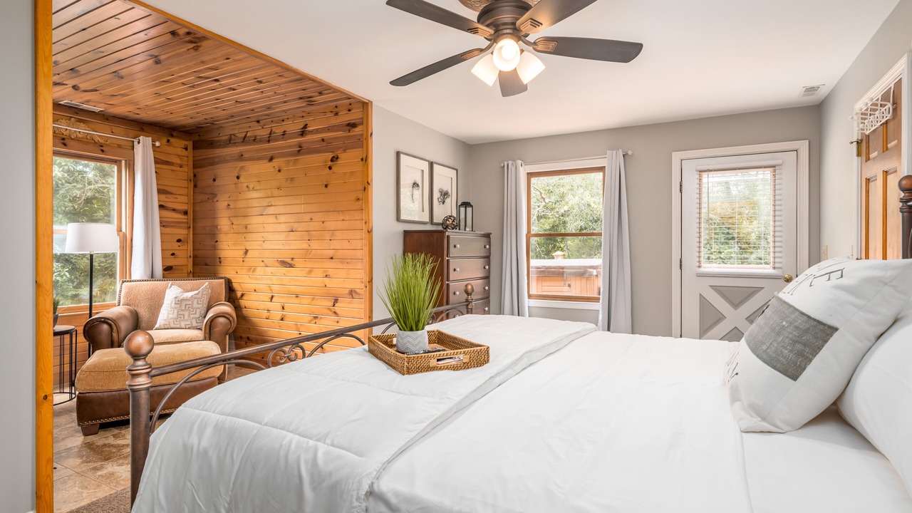Photo of Bedroom in Henryville