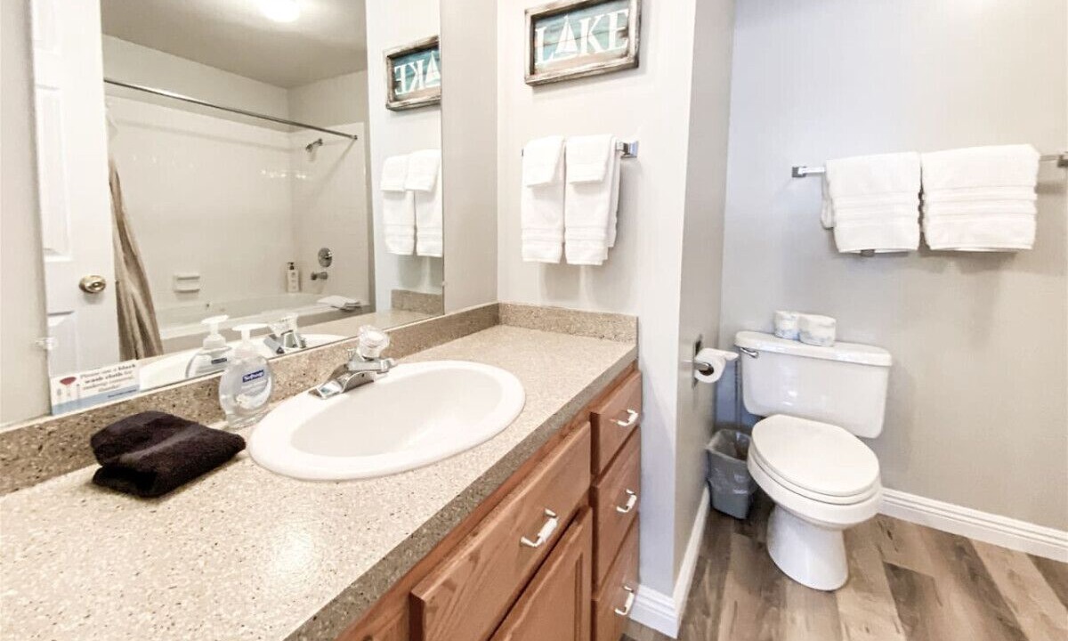 Photo of Bathroom in Harbor Village