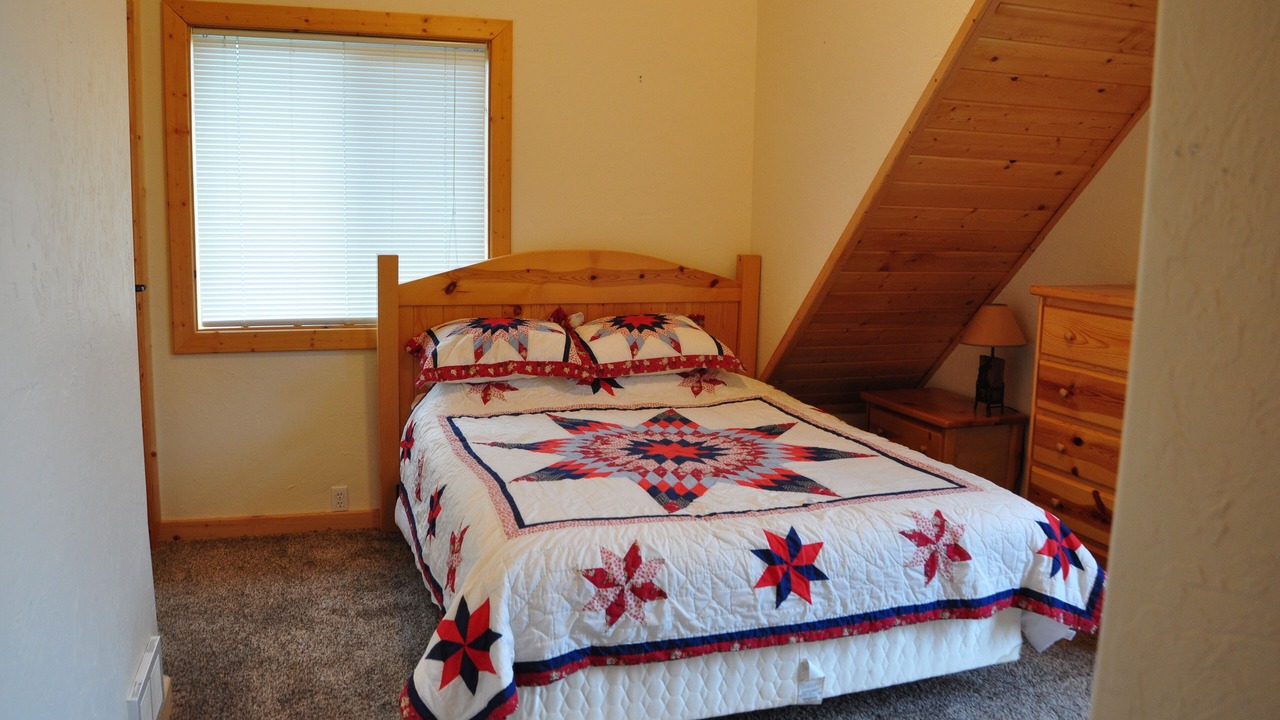 Photo of Bedroom in Island Park