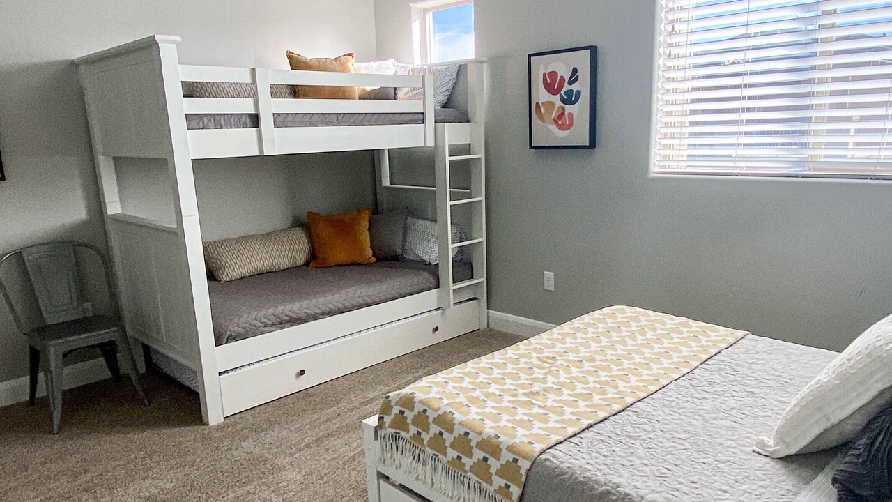 Photo of Bedroom in Hurricane