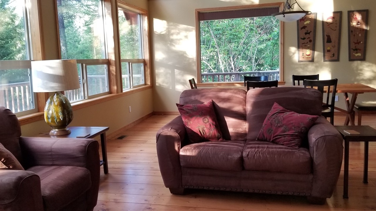 Photo of Livingroom in West Glacier