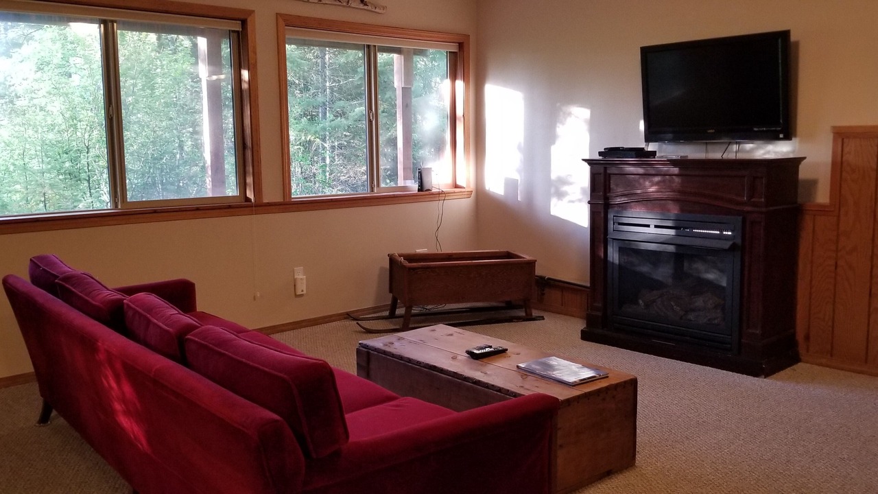 Photo of Livingroom in West Glacier