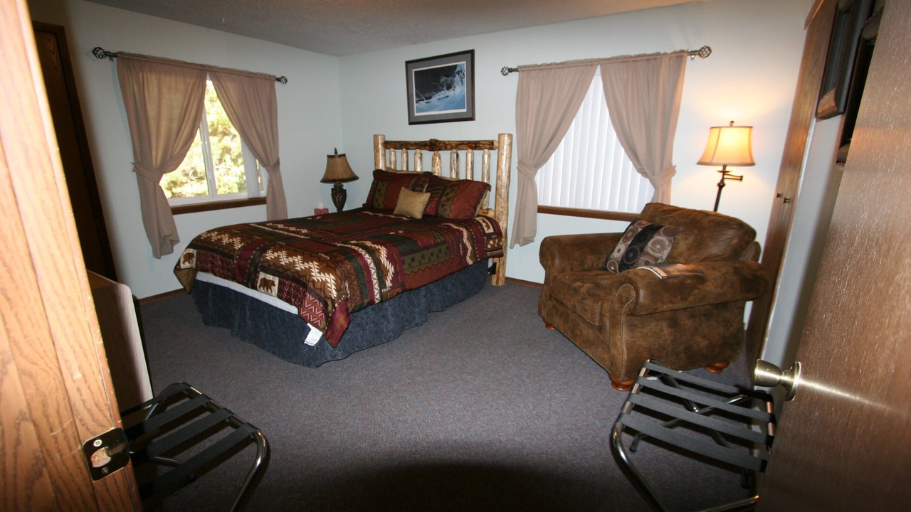 Photo of Bedroom in West Yellowstone