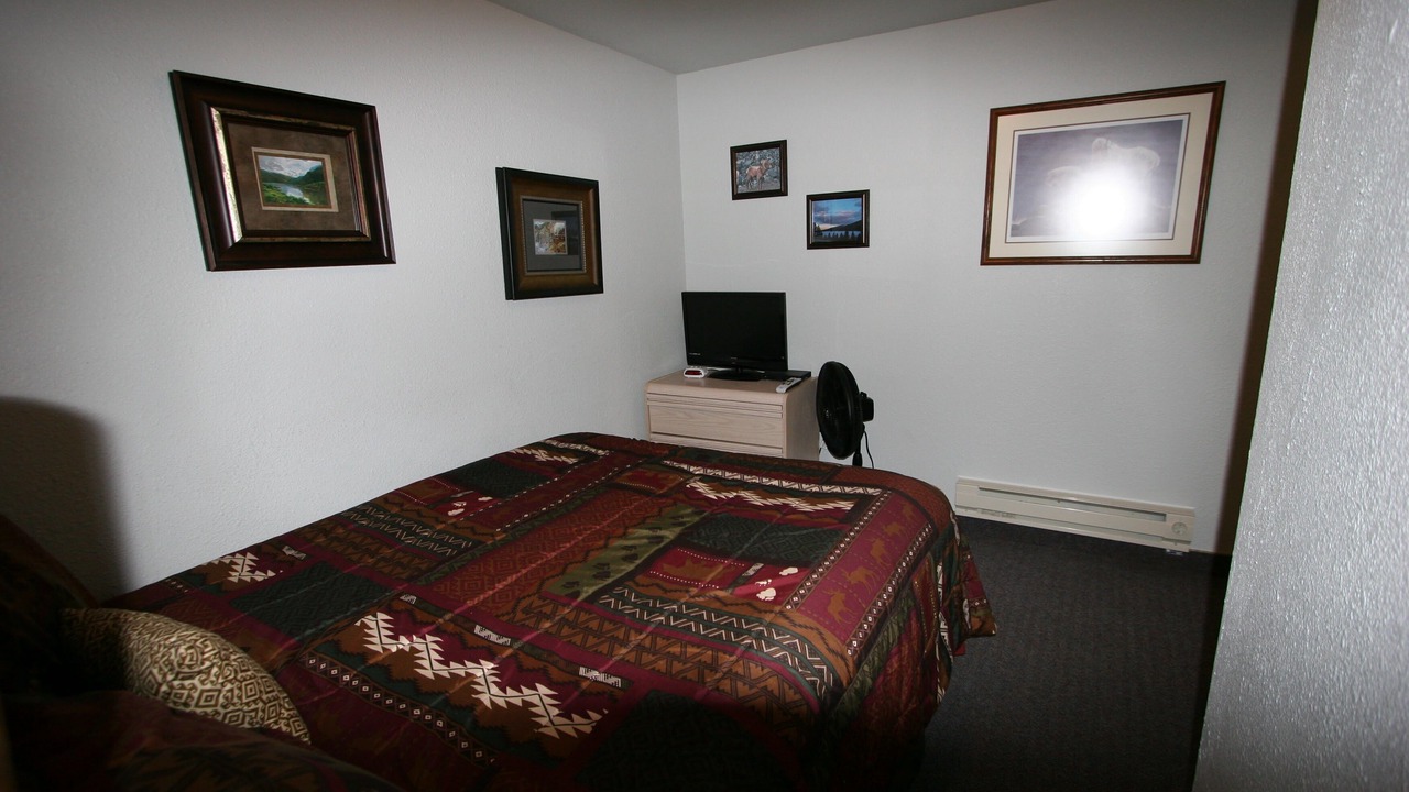 Photo of Bedroom in West Yellowstone