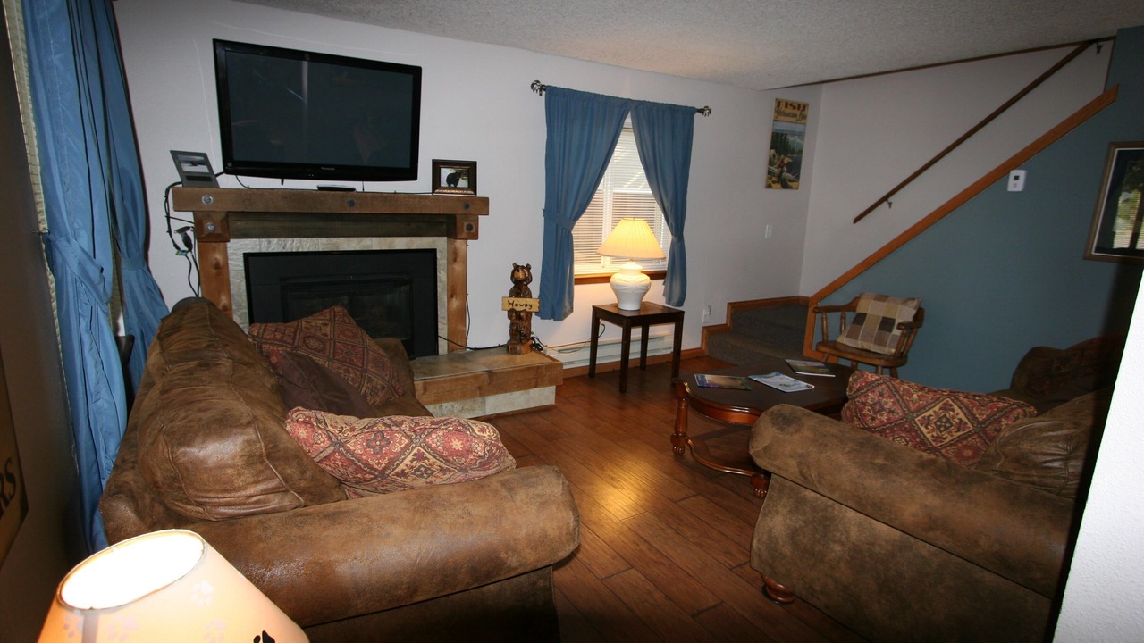 Photo of Livingroom in West Yellowstone