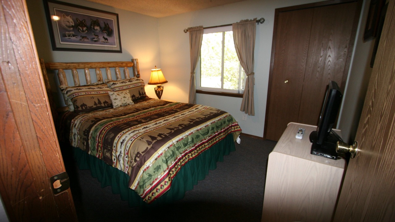 Photo of Bedroom in West Yellowstone
