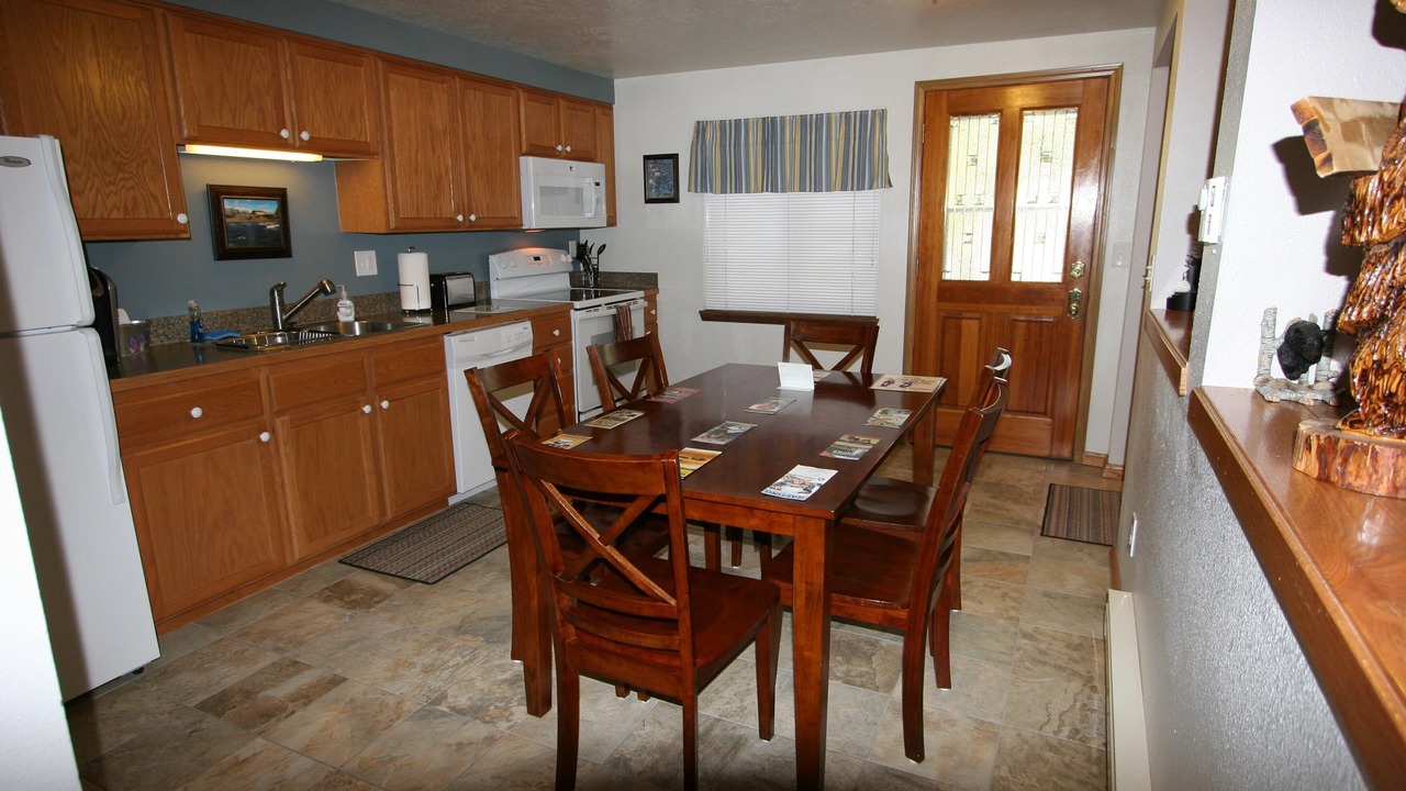 Photo of Kitchen in West Yellowstone