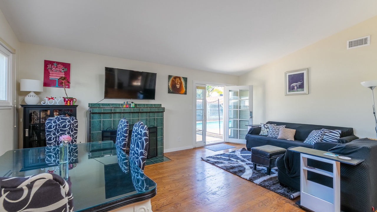 Photo of Livingroom in Clairemont Mesa West