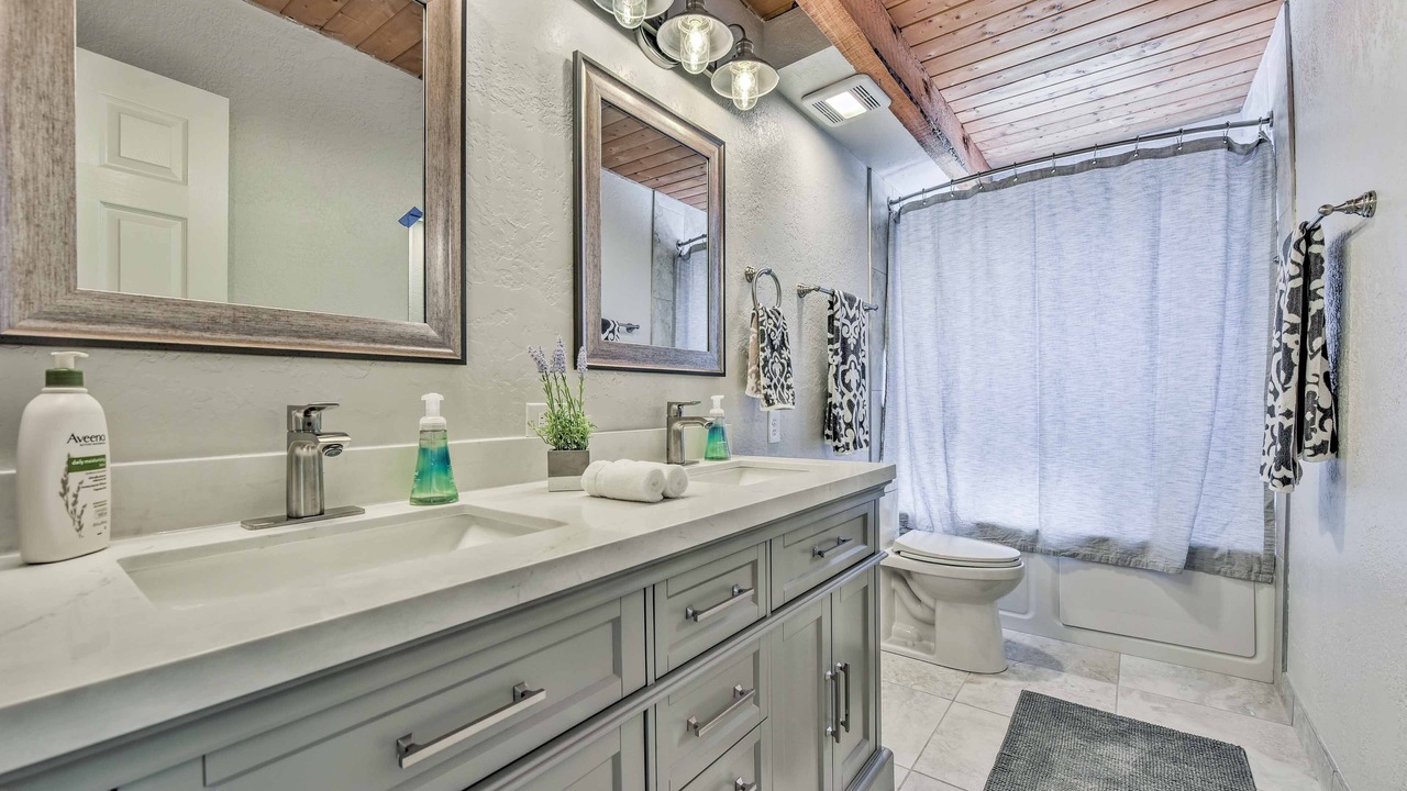 Photo of Bathroom in Eden