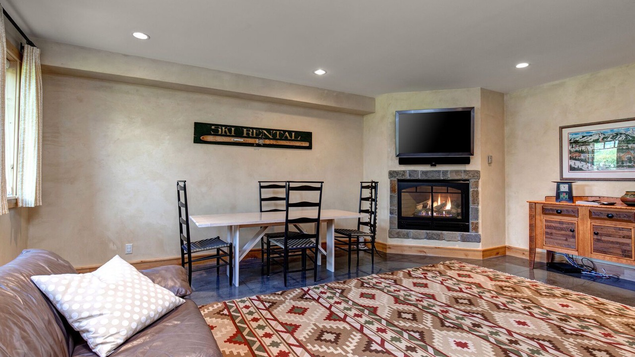 Photo of Livingroom in North Gros Ventre
