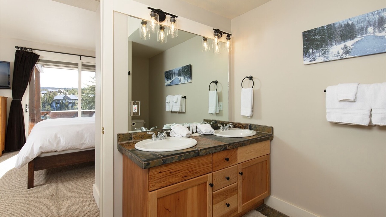 Photo of Bathroom in Saddle Ridge