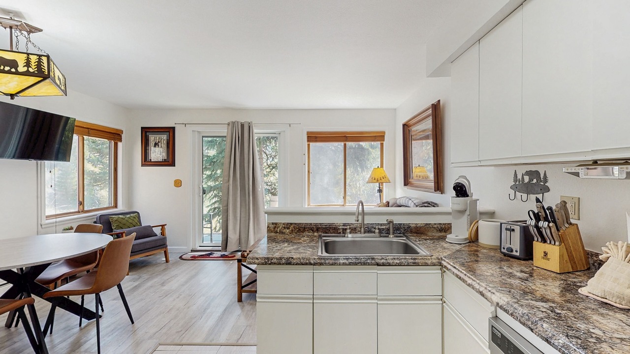 Photo of Kitchen in Four O'Clock
