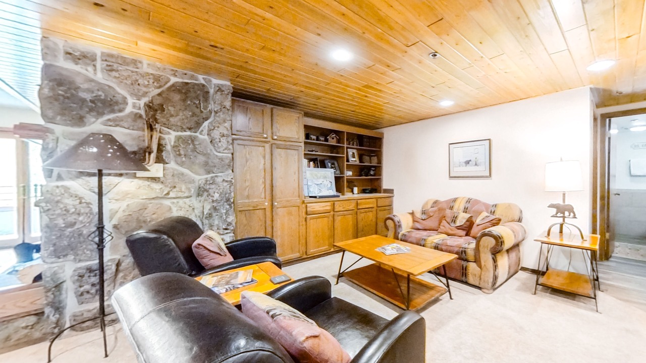 Photo of Livingroom in Big Sky