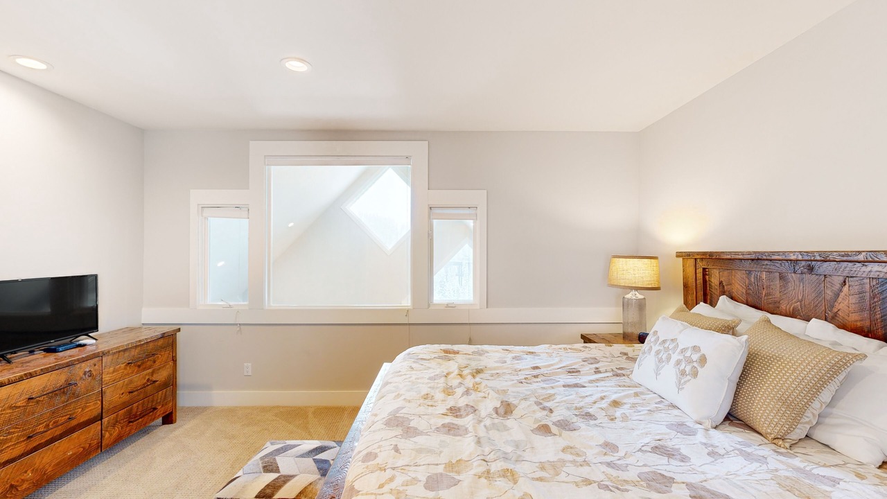 Photo of Bedroom in Saddle Ridge